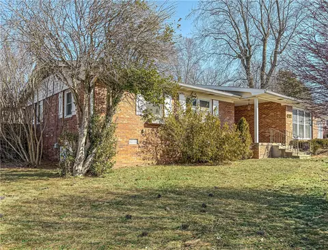 1609 Cherokee Cir, Harrison, AR 72601 photo 2