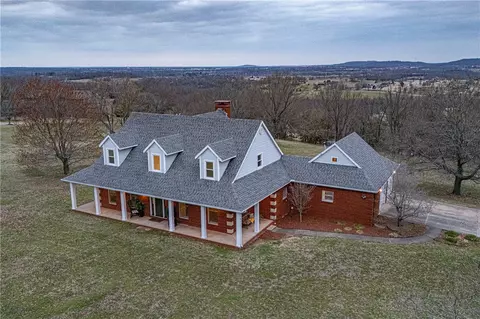 5972 Lamar Pettus Rd, Fayetteville, AR 72703