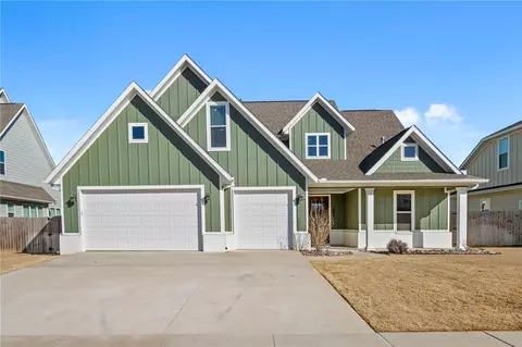 2801 S 20th Pl, Rogers, AR 72758