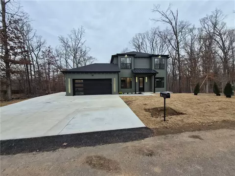18 Dunstable Dr, Bella Vista, AR 72714