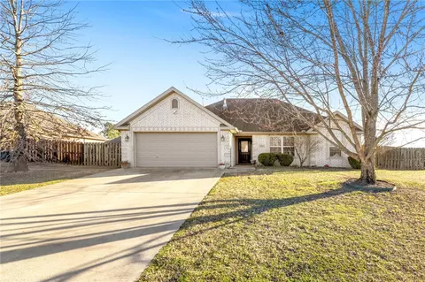 2463 Heather Lynn Ln, Fayetteville, AR 72701