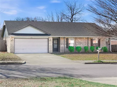4293 W Chaparral Ln, Fayetteville, AR 72704