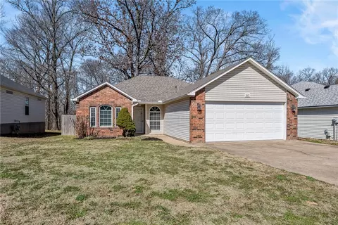 1601 Cresent St, Bentonville, AR 72712