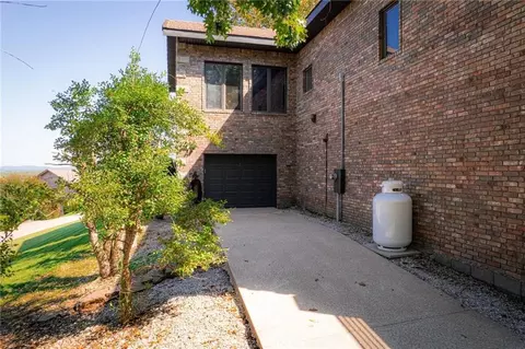 Exterior - 8289 Eagle Crest Dr, Rogers, AR 72756 photo 7 of 11
