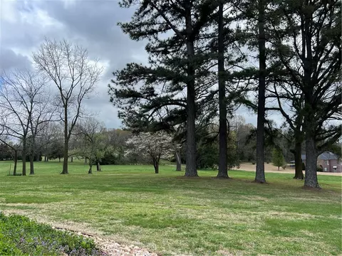 3113 Savannah Dr, Harrison, AR 72601