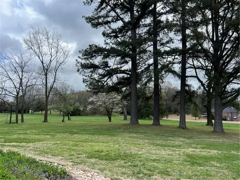 3113 Savannah Dr, Harrison, AR 72601