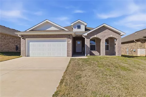 6011 Hoover St, Bentonville, AR 72713