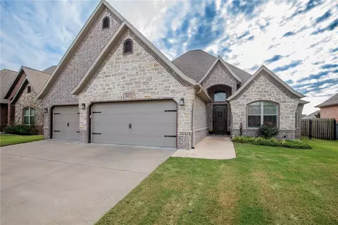 5601 65th St, Rogers, AR 72758