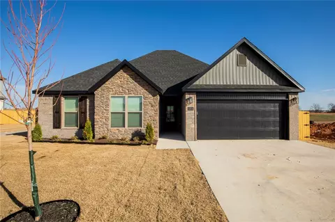 6806 SW Orange Ave, Bentonville, AR 72713