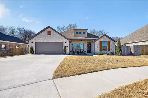 1669 N Pershing St, Fayetteville, AR 72704