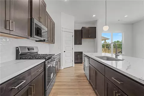Kitchen - 2811 Roe Deer St, Springdale, AR 72762 photo 1 of 9