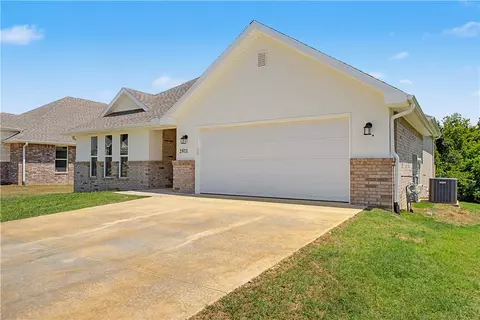 Exterior - 2811 Roe Deer St, Springdale, AR 72762 photo 2 of 8