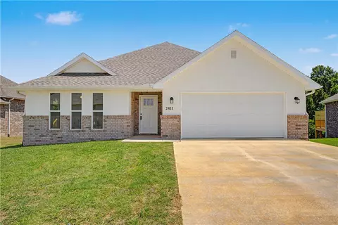 Exterior - 2811 Roe Deer St, Springdale, AR 72762 photo 1 of 8