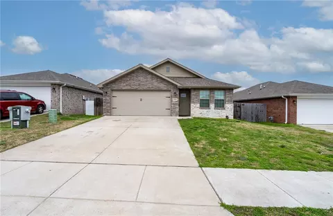5910 NW Hancock St, Bentonville, AR 72713
