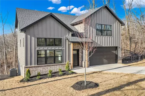 8 York Dr, Bella Vista, AR 72714
