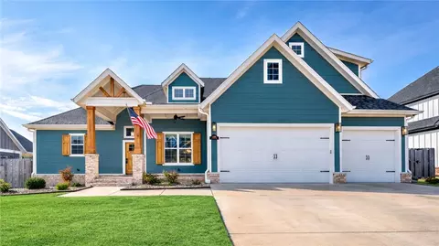 6414 S 62nd St, Rogers, AR 72758