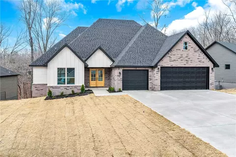 10 York Dr, Bella Vista, AR 72714