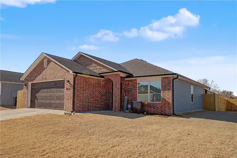 2622 Meramec St, Fayetteville, AR 72701