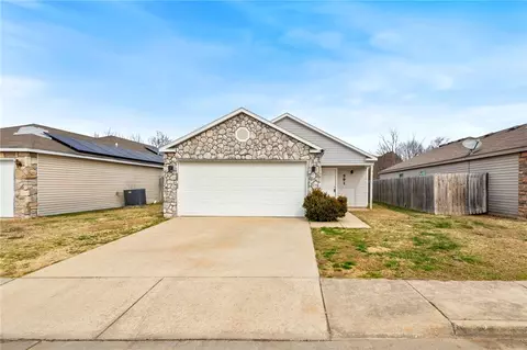 591 Cascade Cir, Springdale, AR 72764