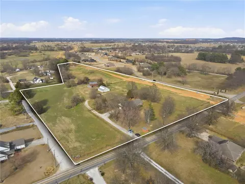 618 Elm Springs Rd, Elm Springs, AR 72762
