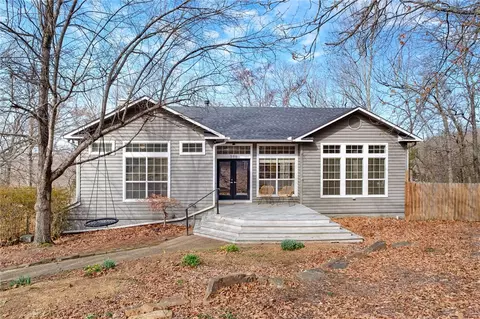 596 Rockcliff Rd, Fayetteville, AR 72701
