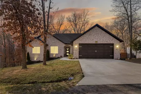 12 Reighton Dr, Bella Vista, AR 72714