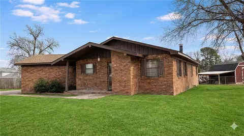 801 S Oak Hill St, Siloam Springs, AR 72761