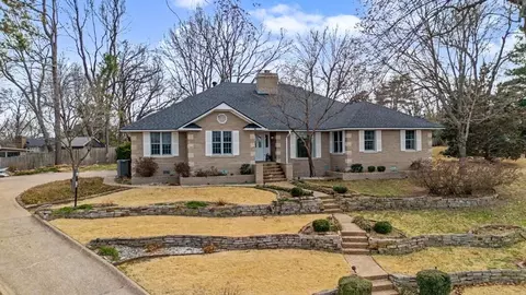 310 Emerald Point Dr, Springdale, AR 72764