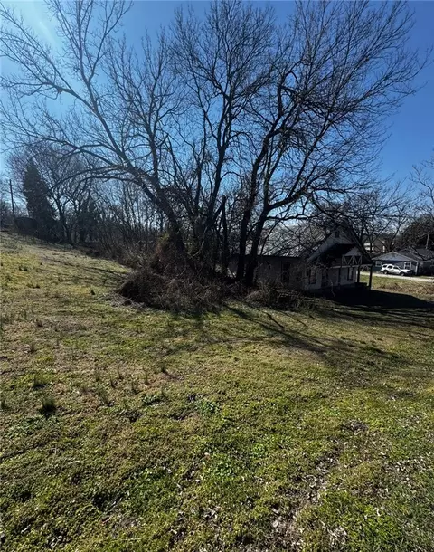 618 Central St, Siloam Springs, AR 72761