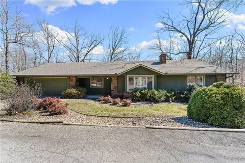 22 Dornoch Ln, Bella Vista, AR 72715