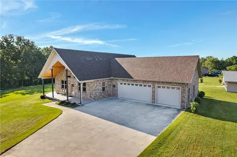 14469 Highland Church Rd, Fayetteville, AR 72704