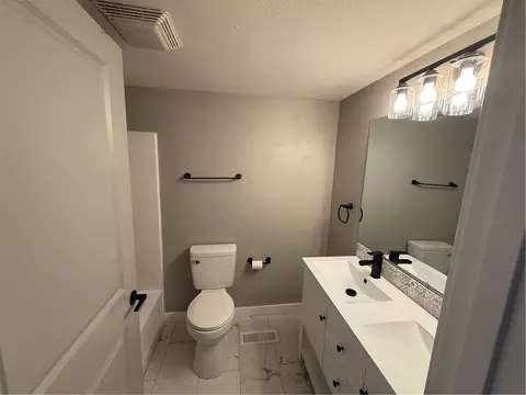 Bath - 1012 24th St, Fort Smith, AR 72901 photo 2 of 2