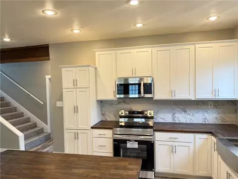 Kitchen - 1012 24th St, Fort Smith, AR 72901 photo 2 of 4