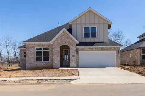 1230 Mammoth St, Bentonville, AR 72713