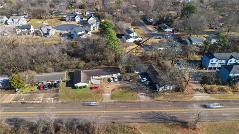 2032 N Gregg Ave, Fayetteville, AR 72703