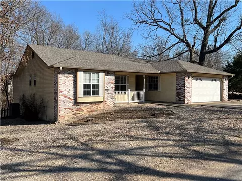 2 Ventnor Dr, Bella Vista, AR 72715