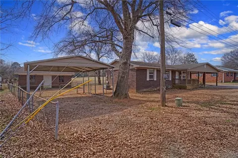 Exterior - 205 Cloos Cir, Ozark, AR 72949 photo 2 of 6