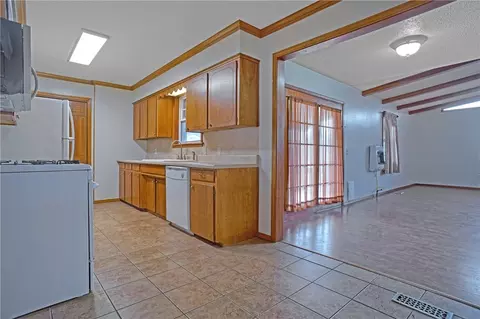 Kitchen - 205 Cloos Cir, Ozark, AR 72949 photo 1 of 3