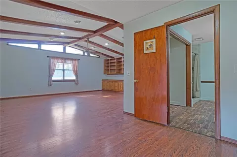 Living - 205 Cloos Cir, Ozark, AR 72949 photo 2 of 8