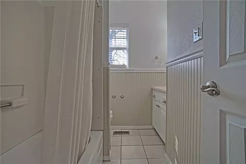 Bath - 205 Cloos Cir, Ozark, AR 72949 photo 2 of 2