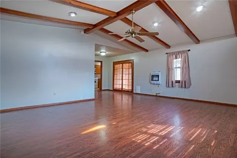 Living - 205 Cloos Cir, Ozark, AR 72949 photo 3 of 8