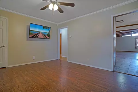 Living - 205 Cloos Cir, Ozark, AR 72949 photo 6 of 8