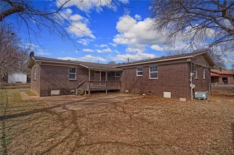 Exterior - 205 Cloos Cir, Ozark, AR 72949 photo 3 of 6