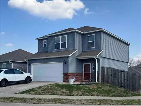 1158 S Jaybird Ln, Fayetteville, AR 72701