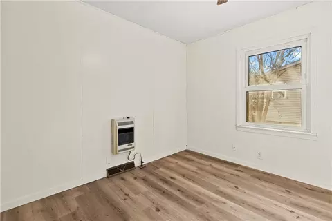 Bedroom - 704 Beverly Dr, Harrison, AR 72601 photo 7 of 7