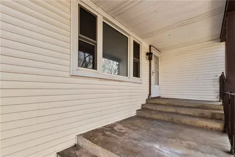 Exterior - 704 Beverly Dr, Harrison, AR 72601 photo 2 of 4