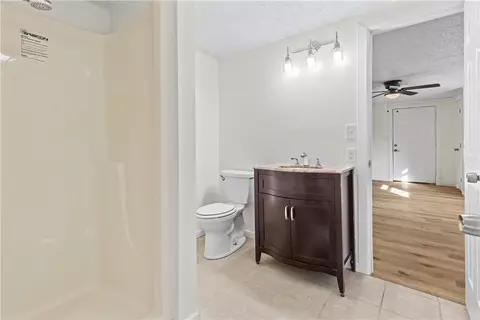Bath - 704 Beverly Dr, Harrison, AR 72601 photo 1 of 5