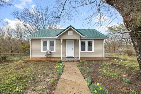 514 S Locust St, Harrison, AR 72601