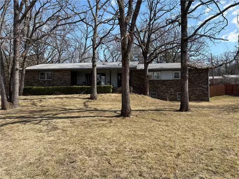 1003 Jackson St, Berryville, AR 72616