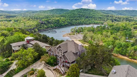 83 Sailboat Dr, Holiday Island, AR 72631